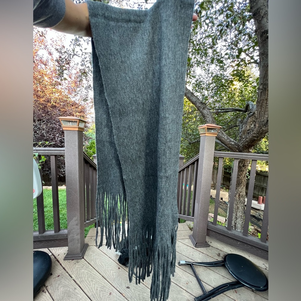 NWT Lucky Brand Unisex Dark Grey Scarf- Poly/Acrylic